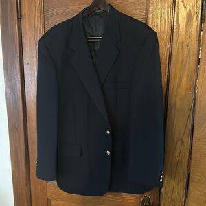 Men’s blazer sport coat. Black. XXL size 50R. Good condition. Smoke pet free.